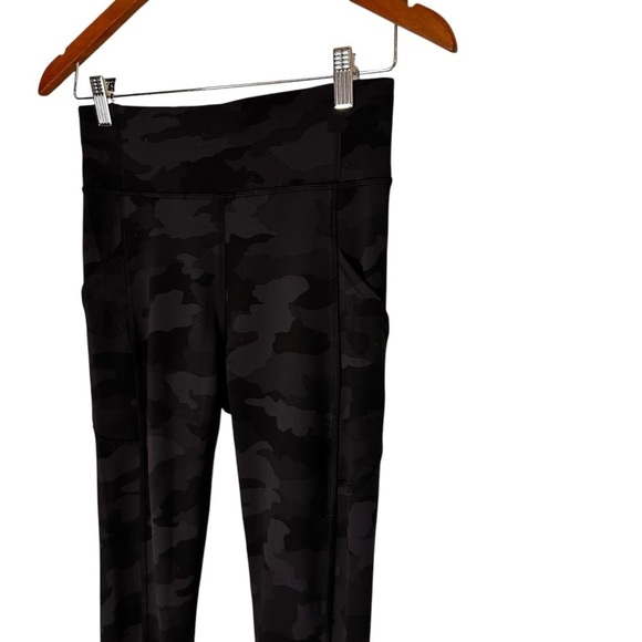 Lululemon Invigorate High-Rise Tight 23" Heritage 365 Camo- Size 6 (2021) - Picture 10 of 14